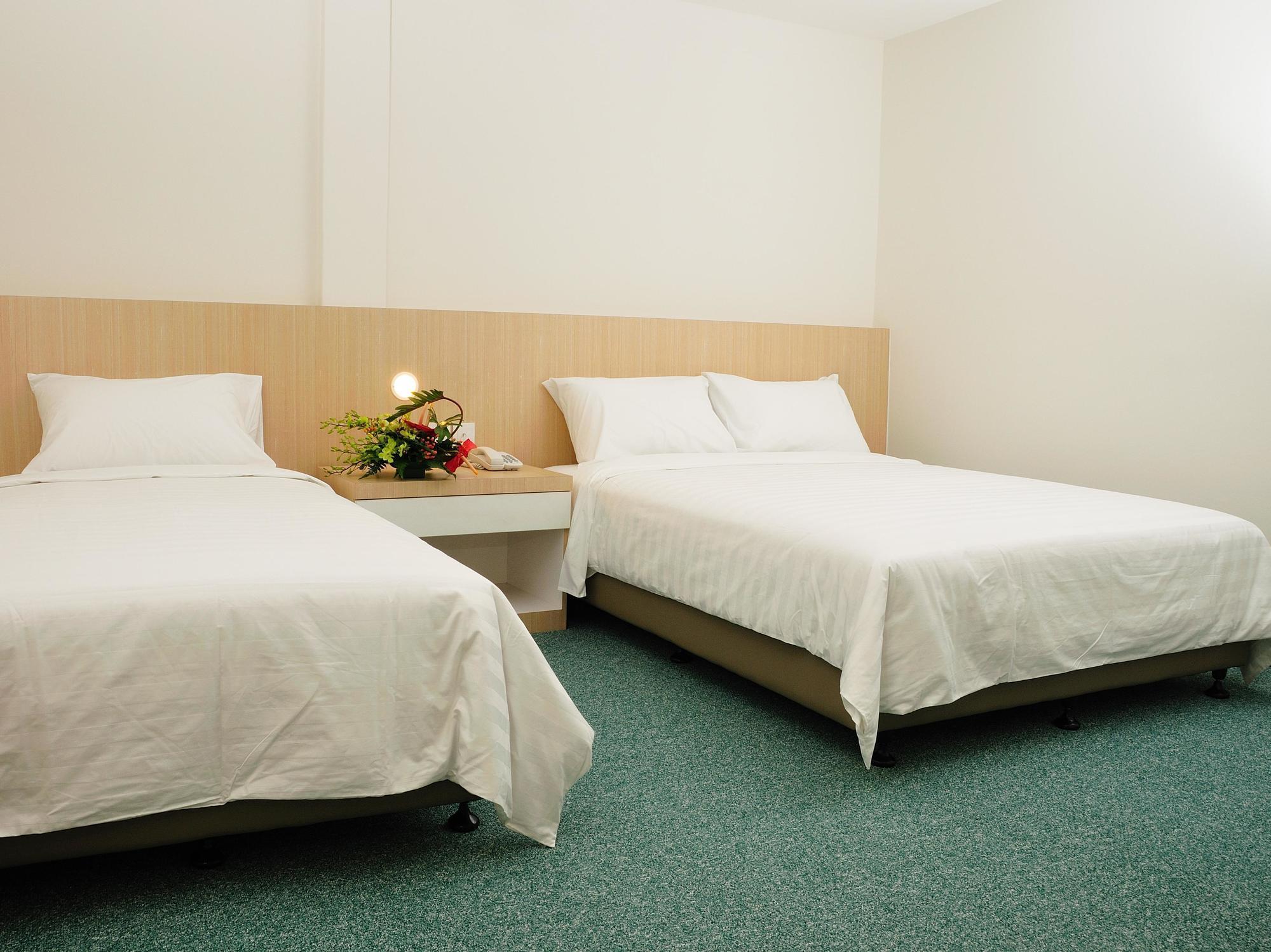 Phoenix Hotel กัวลาลัมเปอร์ ภายนอก รูปภาพ