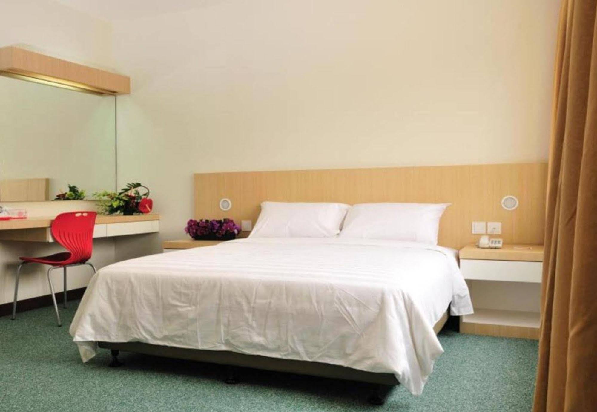 Phoenix Hotel กัวลาลัมเปอร์ ภายนอก รูปภาพ